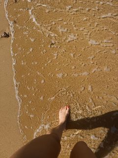 Kate Hudson feet photo 7