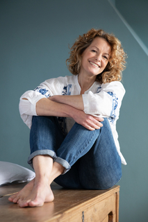 Kate Humble feet photo 20