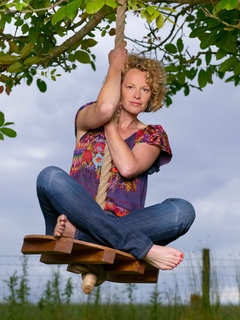 Kate Humble feet photo 10