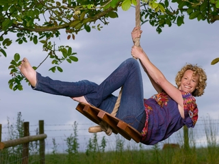 Kate Humble feet photo 9