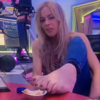 Kate Lawler feet photo 4
