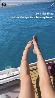 Kate Li feet photo 10