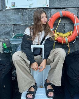 Kate Li feet photo 20