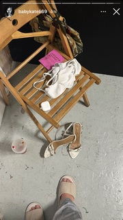 Kate Li feet photo 18