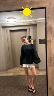 Kate Li feet photo 1