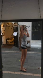 Kate Li feet photo 10