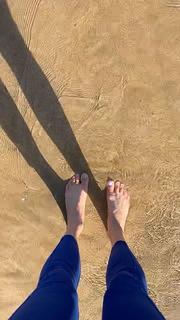 Kate Magowan feet photo 5