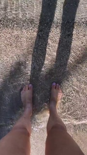 Kate Magowan feet photo 4