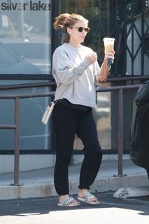 Kate Mara feet photo thumbnail