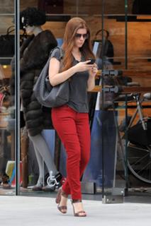 Kate Mara feet photo thumbnail