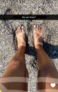 Kate Marie Baker feet photo thumbnail