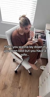 Kate Marie Baker feet photo thumbnail