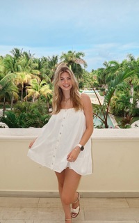 Kate Marie Baker feet photo thumbnail