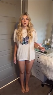 Kate Marie Baker feet photo thumbnail