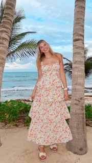 Kate Marie Baker feet photo thumbnail