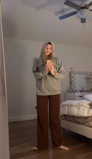 Kate Marie Baker feet photo thumbnail