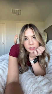 Kate Marie Baker feet photo thumbnail