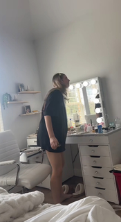 Kate Marie Baker feet photo thumbnail