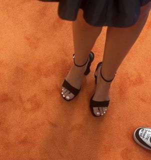 Kate Marie Baker feet photo thumbnail