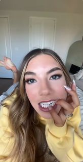 Kate Marie Baker feet photo thumbnail