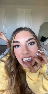 Kate Marie Baker feet photo thumbnail