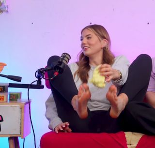 Kate Marie Baker feet photo thumbnail