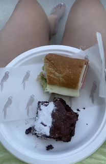 Kate Marie Baker feet photo thumbnail