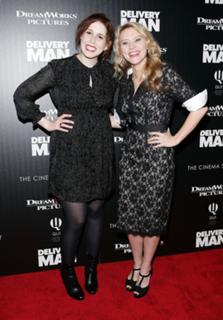 Kate McKinnon feet photo thumbnail