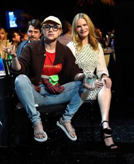 Kate McKinnon feet photo thumbnail