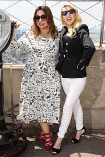 Kate McKinnon feet photo thumbnail