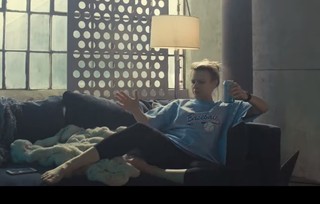 Kate McKinnon feet photo thumbnail