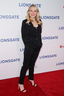 Kate McKinnon feet photo thumbnail
