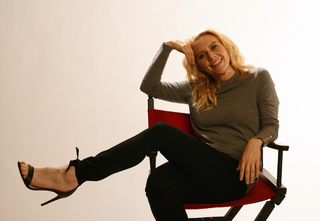 Kate McKinnon feet photo thumbnail