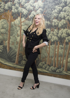 Kate McKinnon feet photo thumbnail