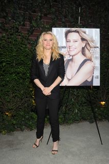 Kate McKinnon feet photo thumbnail