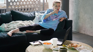 Kate McKinnon feet photo thumbnail