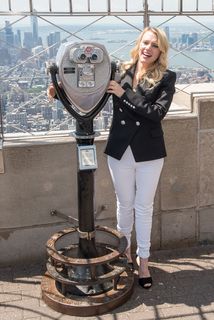 Kate McKinnon feet photo thumbnail