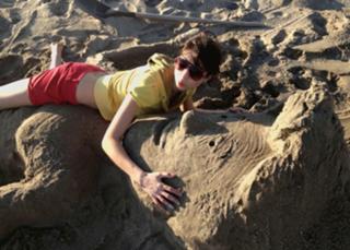Kate Micucci feet photo thumbnail