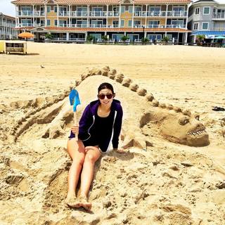 Kate Micucci feet photo thumbnail