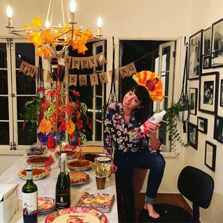 Kate Micucci feet photo thumbnail