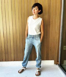 Kate Micucci feet photo thumbnail