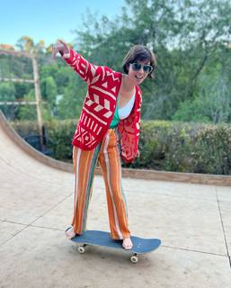 Kate Micucci feet photo thumbnail