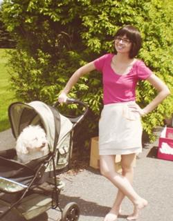 Kate Micucci feet photo thumbnail