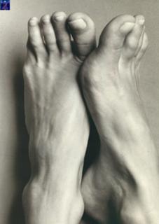 Kate Moss feet photo thumbnail