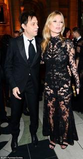 Kate Moss feet photo thumbnail