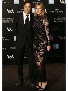 Kate Moss feet photo thumbnail