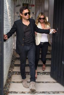 Kate Moss feet photo thumbnail