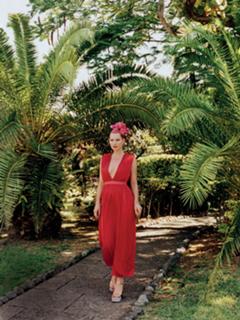 Kate Moss feet photo thumbnail