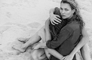 Kate Moss feet photo thumbnail