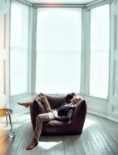 Kate Moss feet photo thumbnail